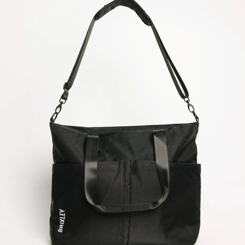 Brixley Tote Bag and toiletries bag black